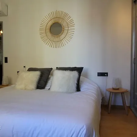 Stellahome - La Petite Cour