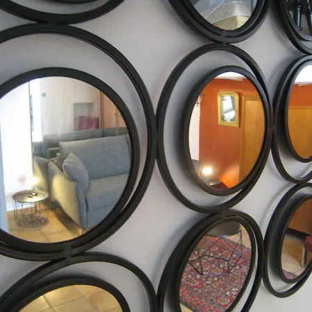 Stellahome - La Petite Cour Lägenhet *